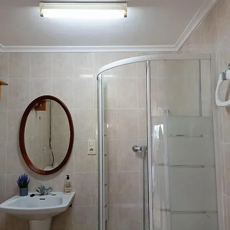 Bedroom With Private Bathroom And Two-bedroom Family In Quiet Forest 80m2 Large Swimming Pool Music Town The Garden And Swimmingpool And Garden Are Shared Homestay Lliria