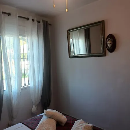 Bedroom With Private Bathroom And Two-bedroom Family In Quiet Forest 80m2 Large Swimming Pool Music Town The Garden And Swimmingpool And Garden Are Shared *