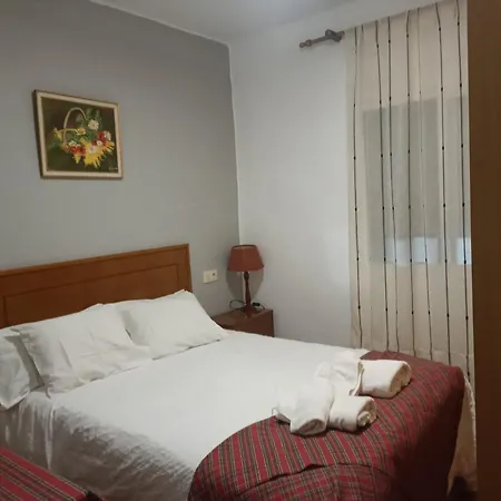 Homestay Bedroom With Private Bathroom And Two-bedroom Family In Quiet Forest 80m2 Large Swimming Pool Music Town The Garden And Swimmingpool And Garden Are Shared