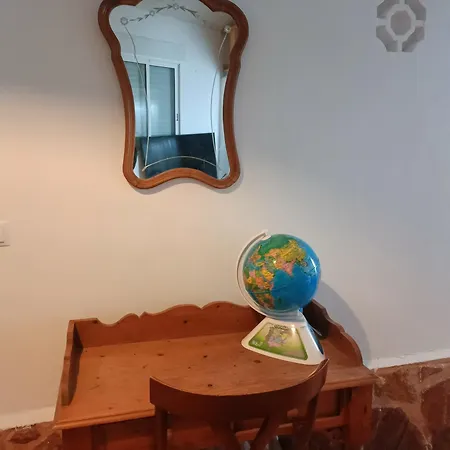 Bedroom With Private Bathroom And Two-bedroom Family In Quiet Forest 80m2 Large Swimming Pool Music Town The Garden And Swimmingpool And Garden Are Shared * Лирия