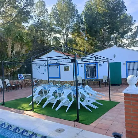 Bedroom With Private Bathroom And Two-bedroom Family In Quiet Forest 80m2 Large Swimming Pool Music Town The Garden And Swimmingpool And Garden Are Shared *